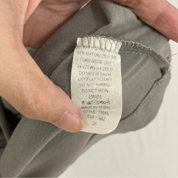 Susan Lawrence Gray Round Neck Soft Stretch Embellished Top 3X - Picture 7 of 9